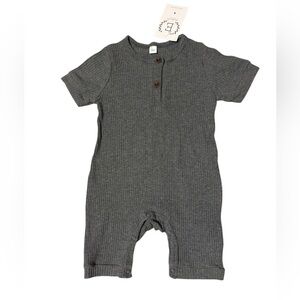 Gray Ribbed Baby Romper NWT 9-12 mo